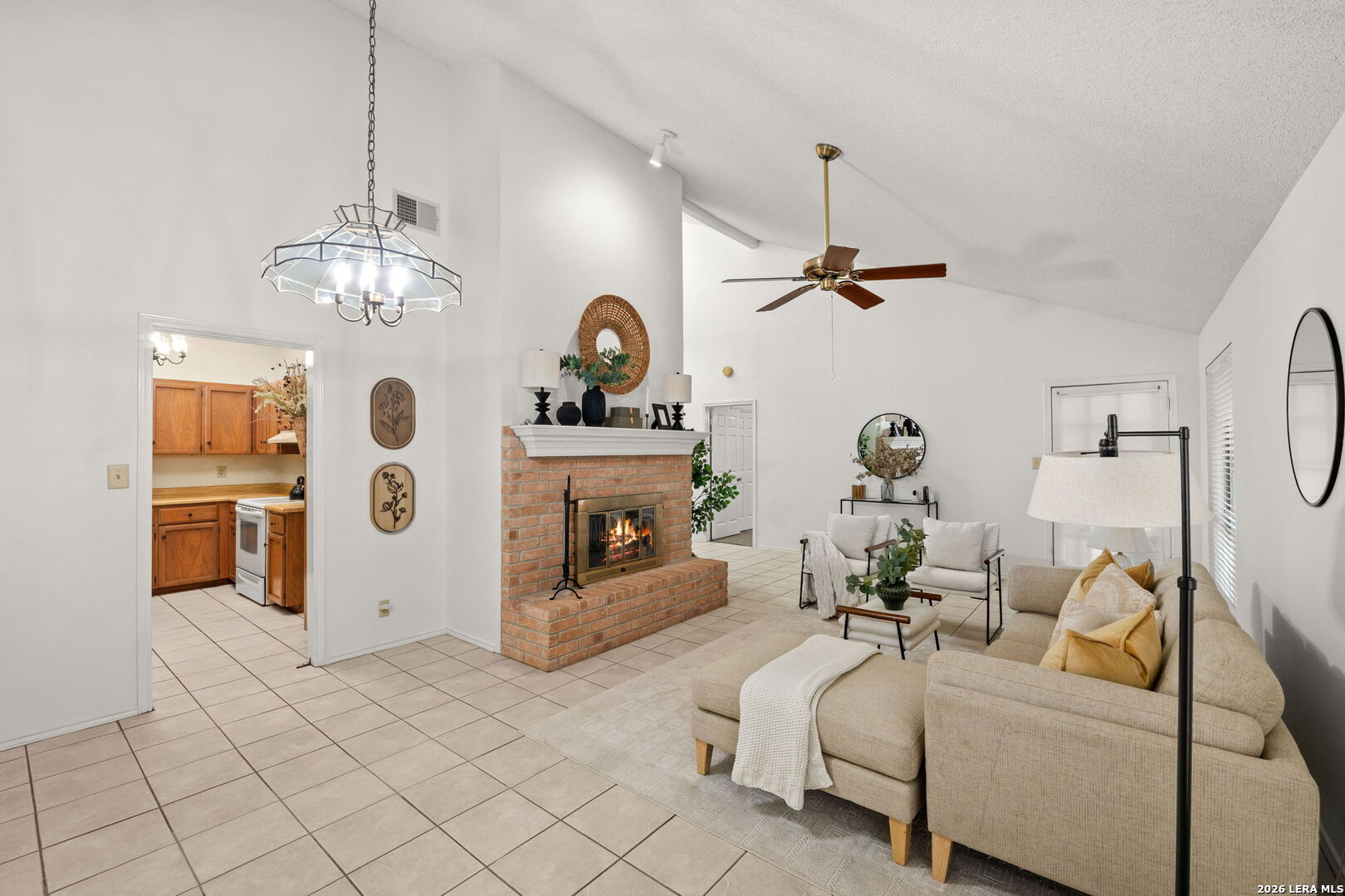 2902 Spring Bend