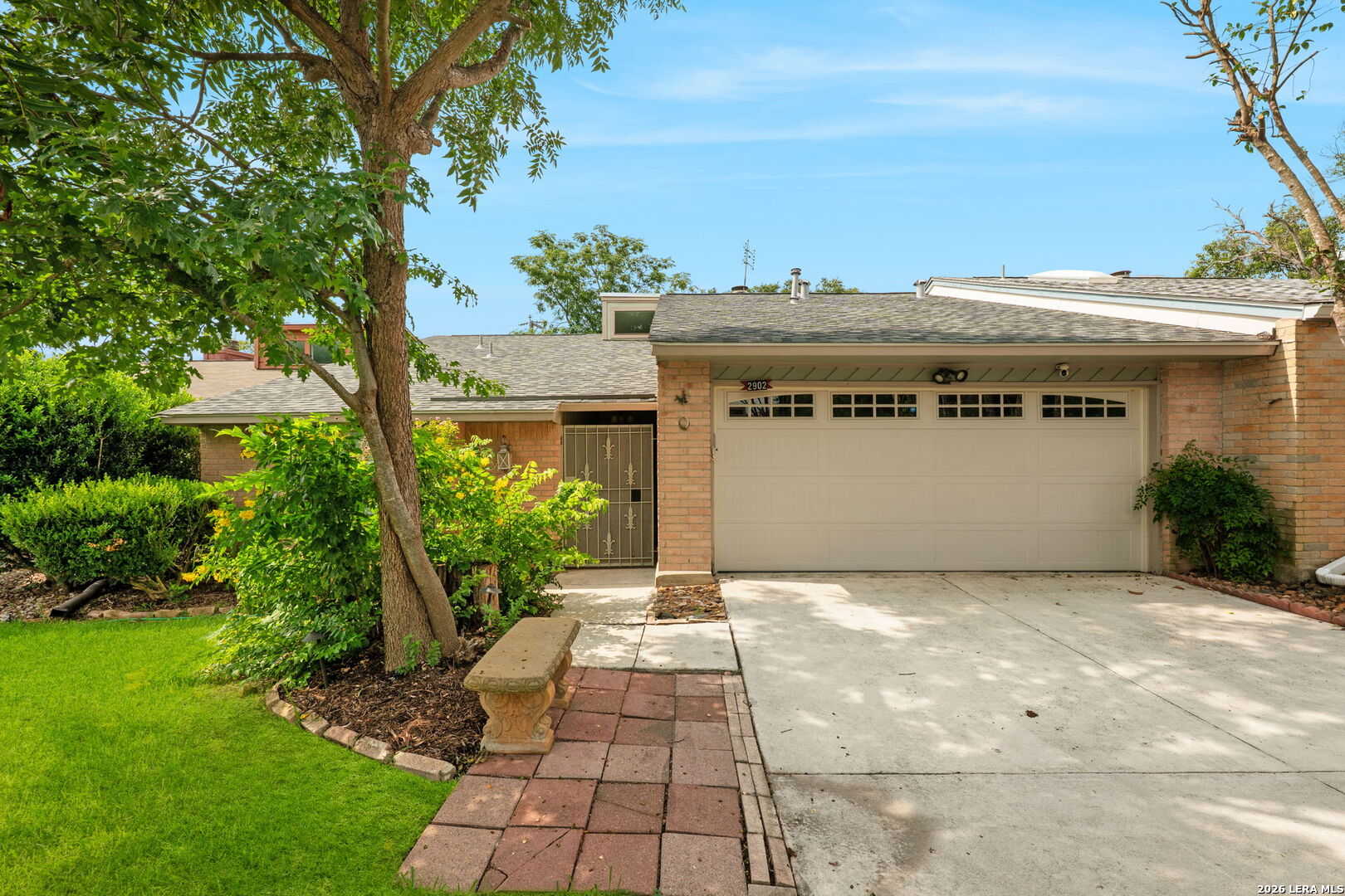2902 Spring Bend
