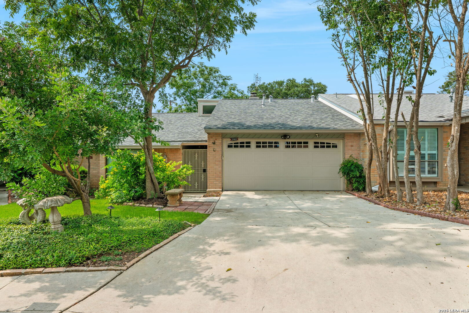 2902 Spring Bend