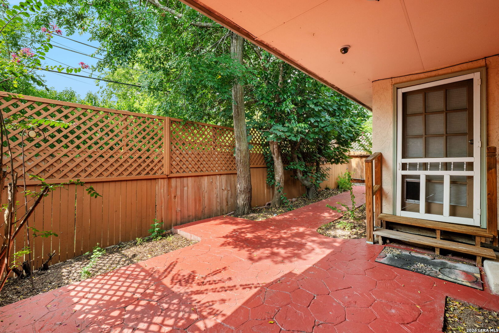 2902 Spring Bend