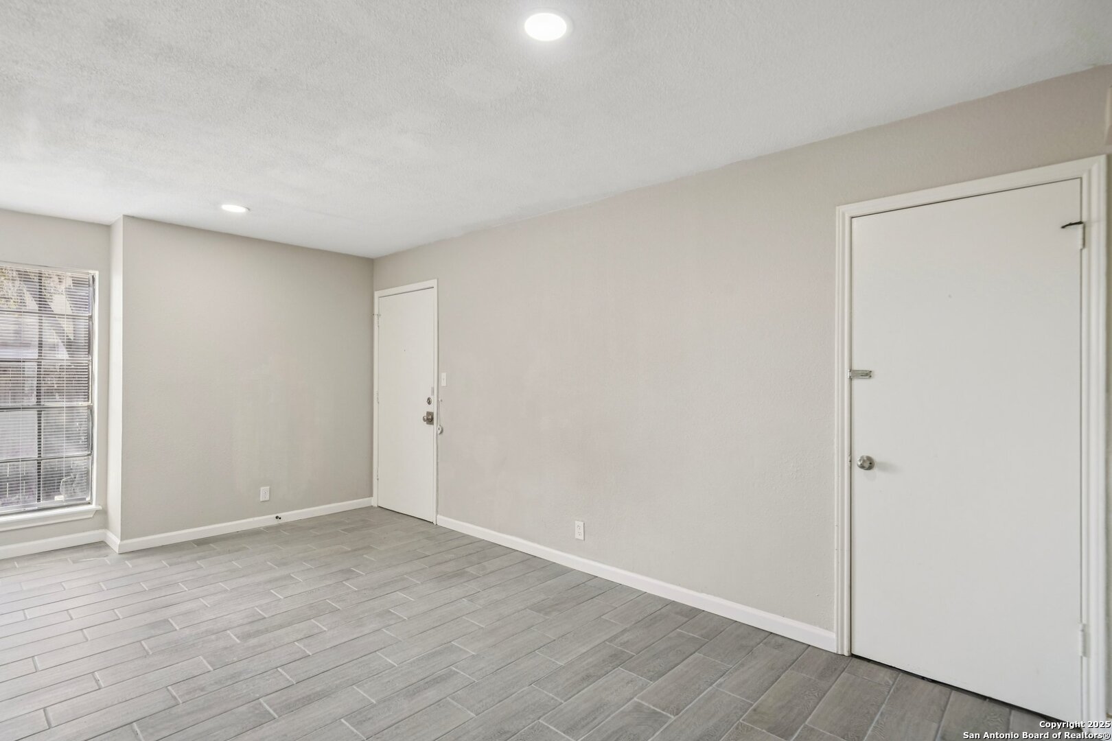 10609 STARCREST DR Unit: 10611