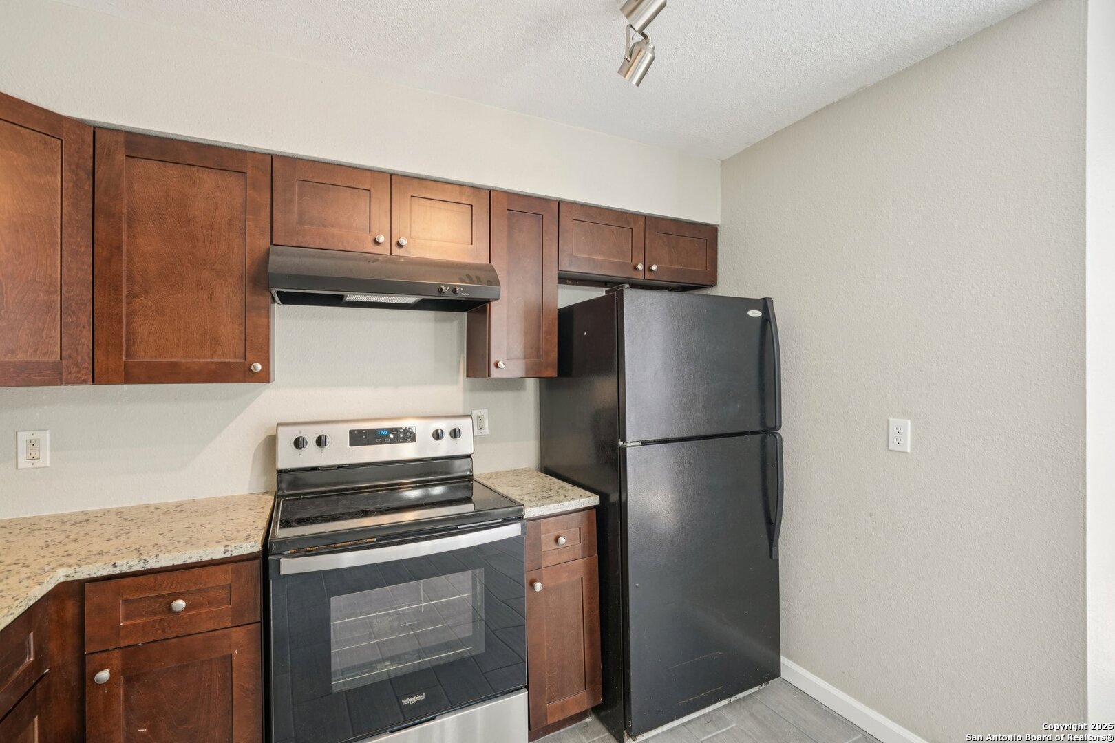 10609 STARCREST DR Unit: 10611