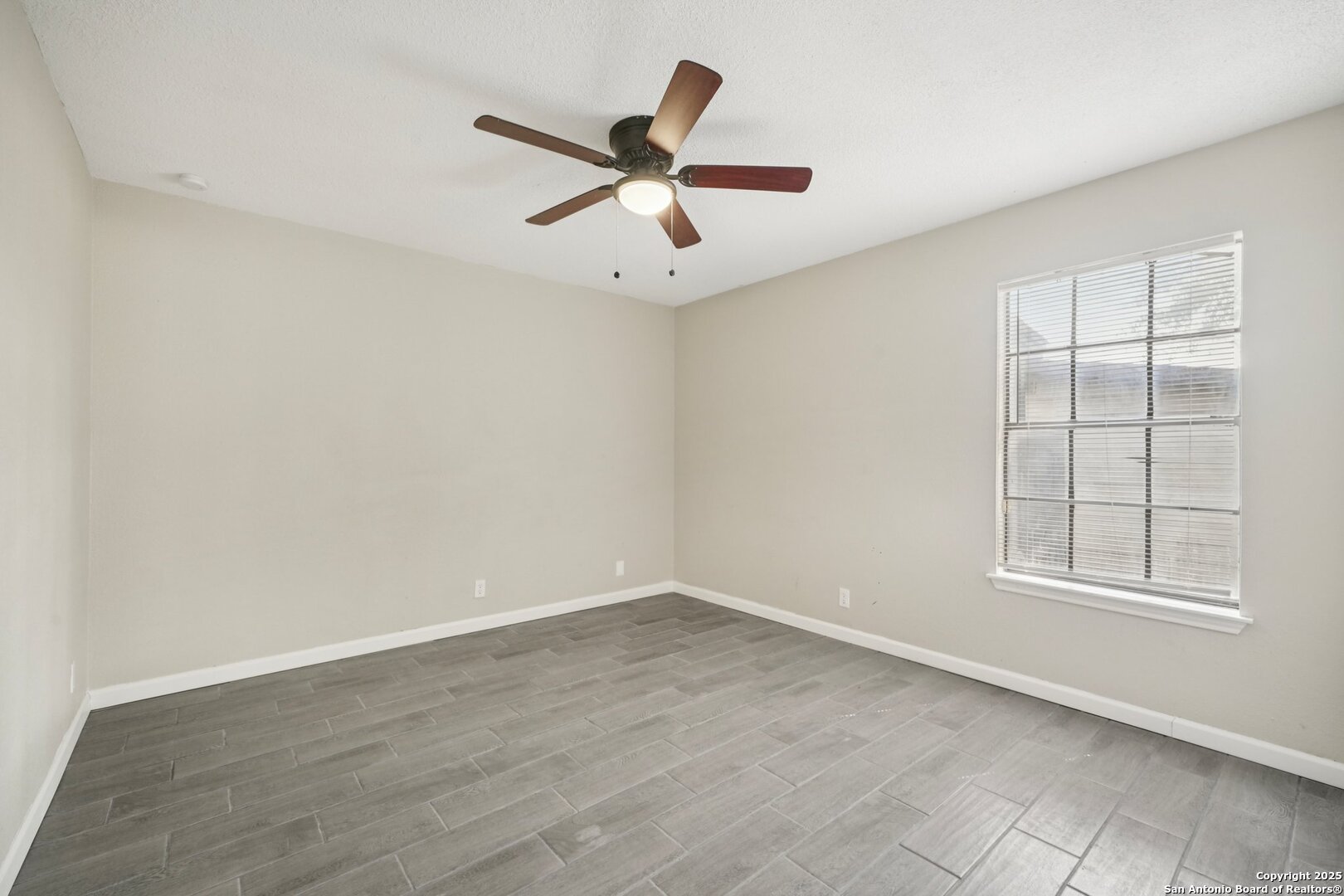 10609 STARCREST DR Unit: 10611