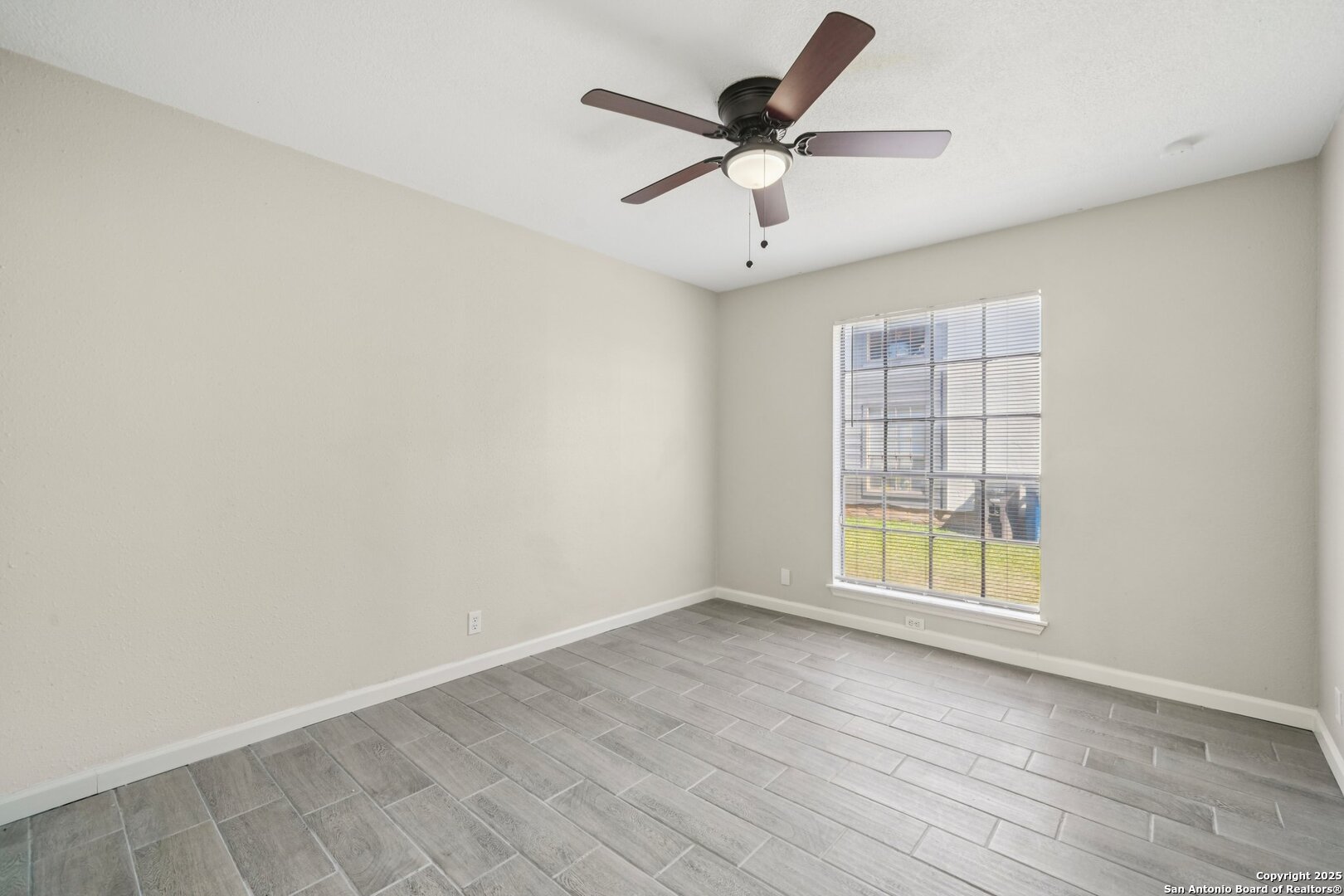 10609 STARCREST DR Unit: 10611