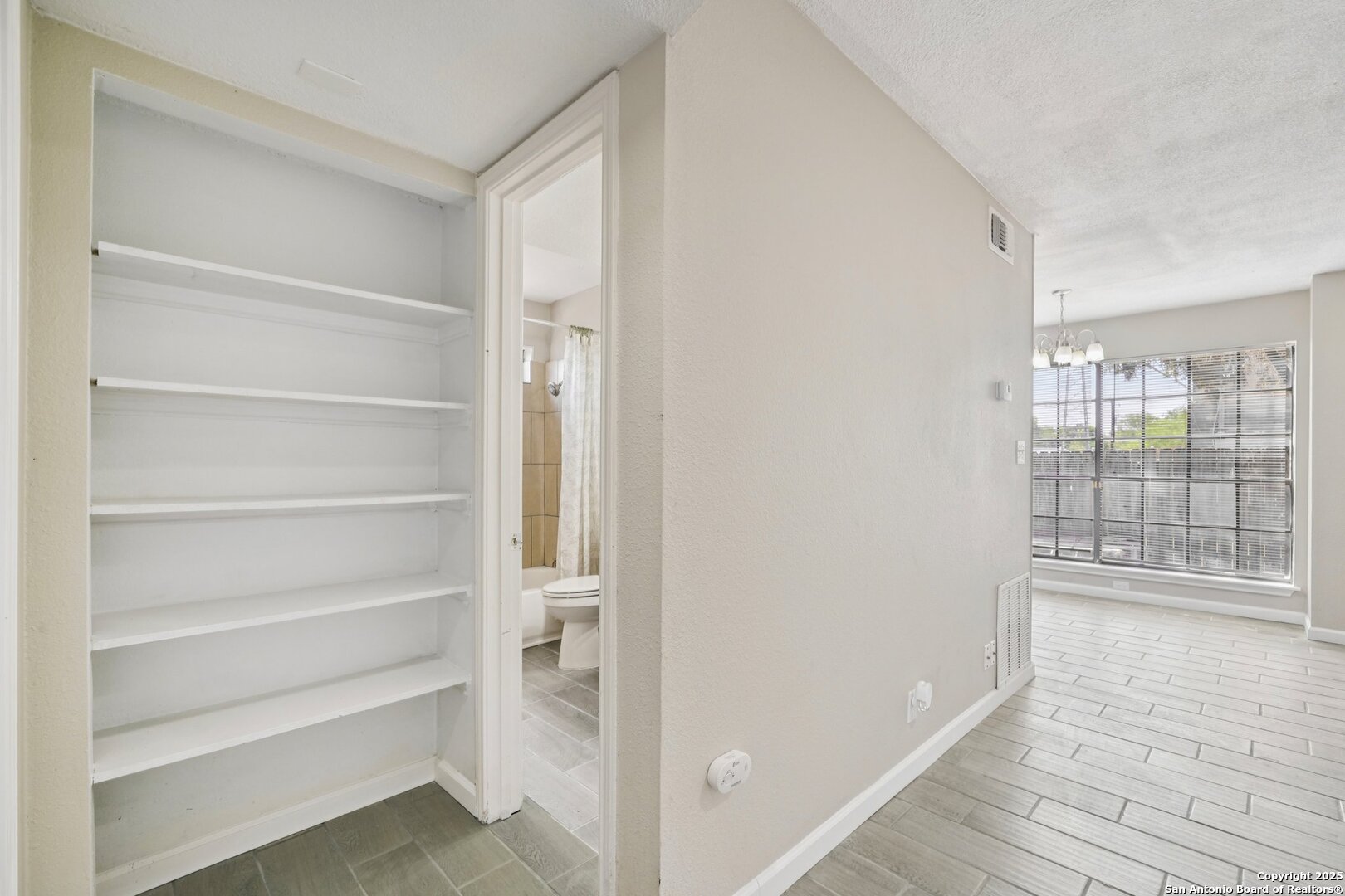 10609 STARCREST DR Unit: 10611