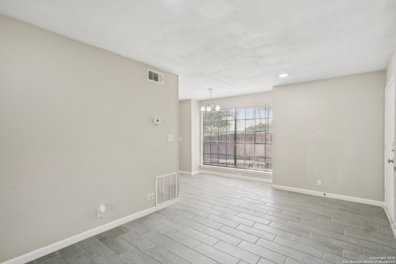 10609 STARCREST DR Unit: 10611