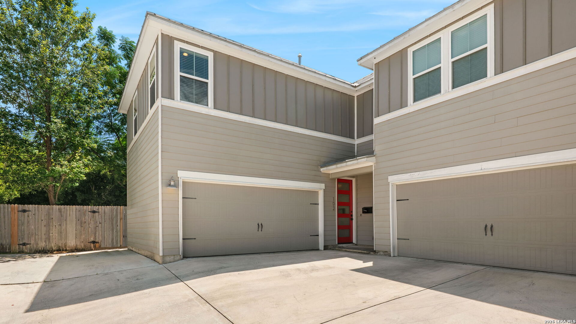 252 CLAREMONT AVE Unit: 102