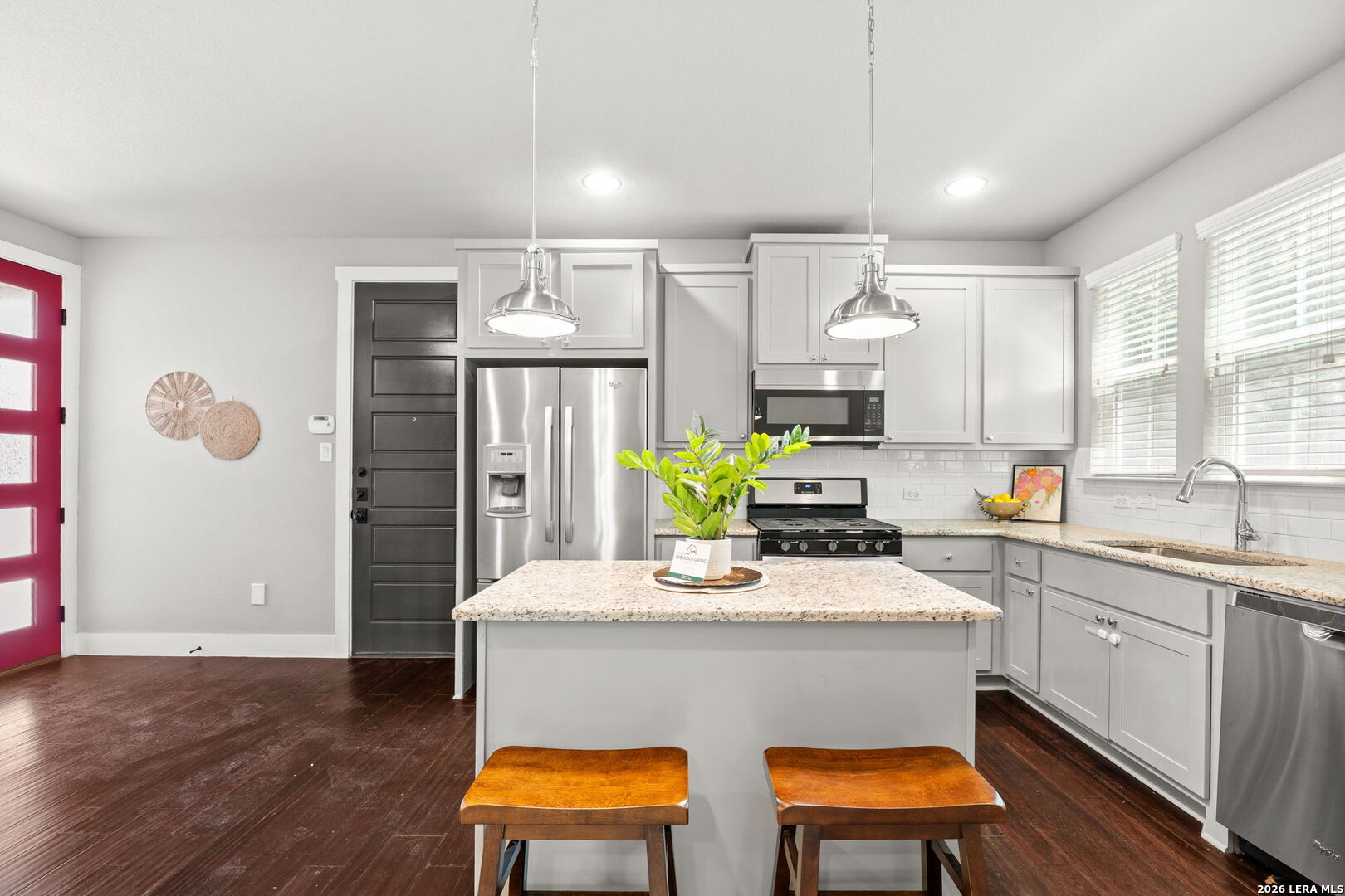 252 CLAREMONT AVE Unit: 102