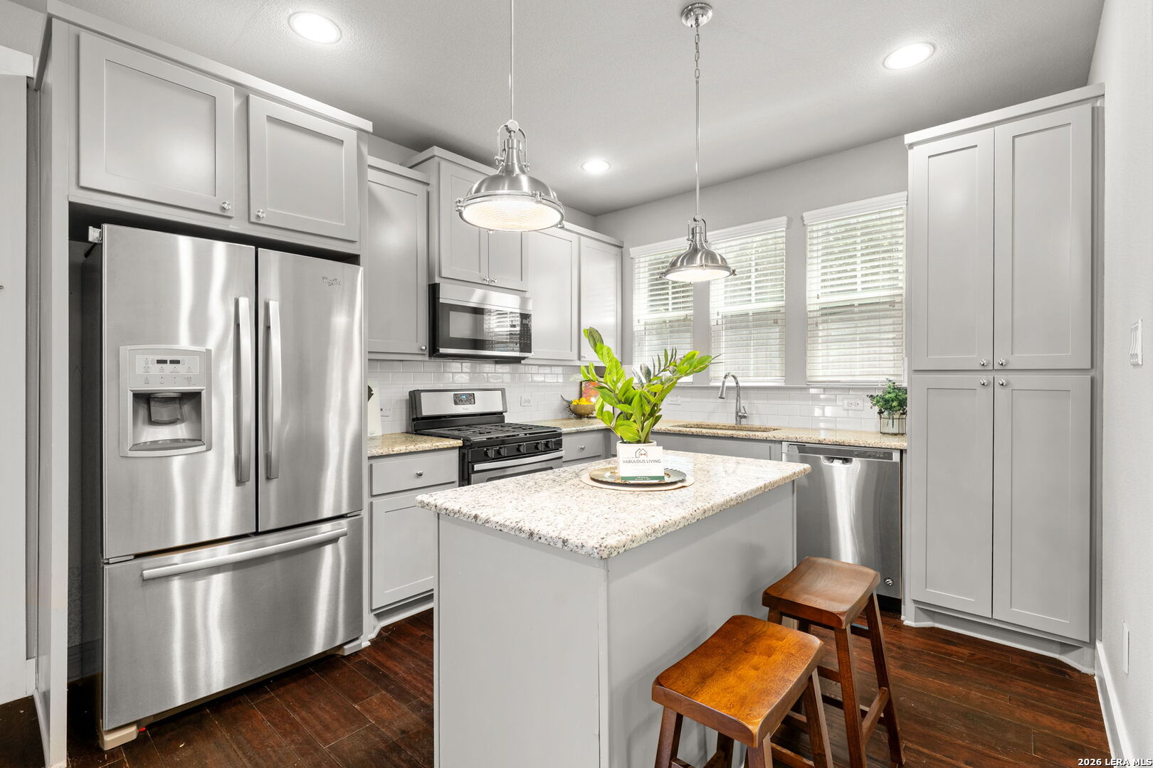 252 CLAREMONT AVE Unit: 102