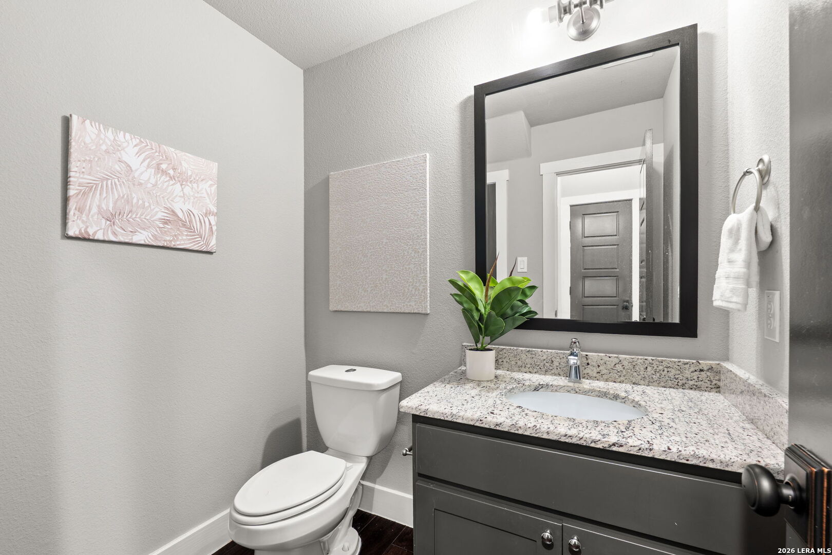 252 CLAREMONT AVE Unit: 102
