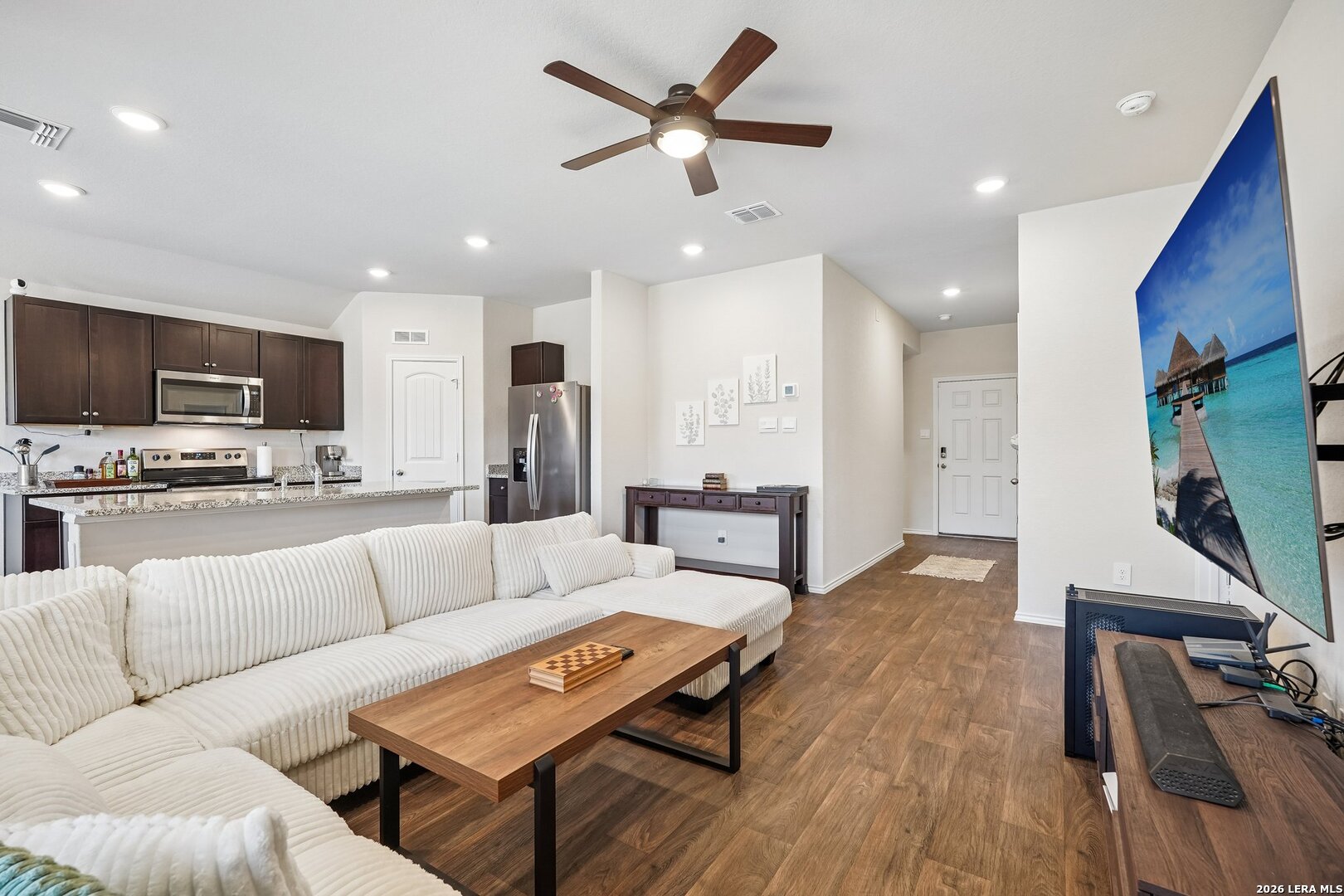 841 BAHIA PL