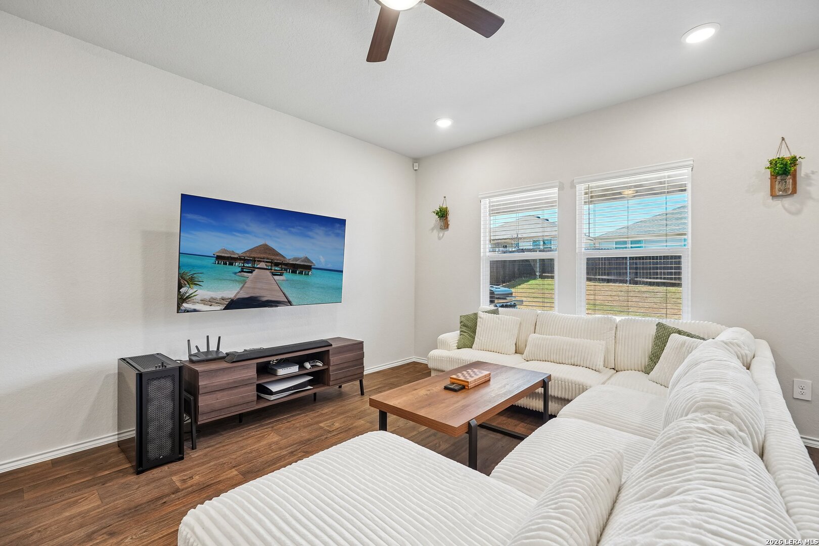 841 BAHIA PL