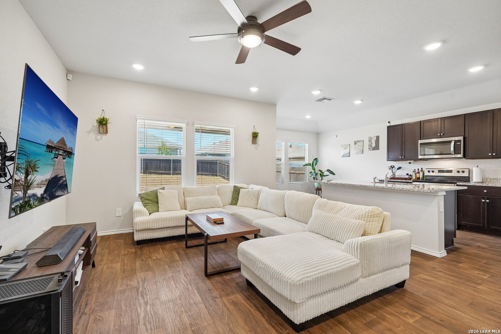 841 BAHIA PL