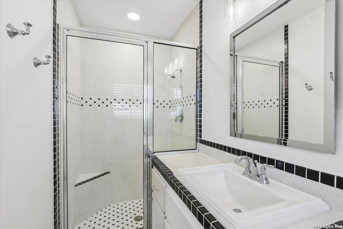 155 Hillview Dr