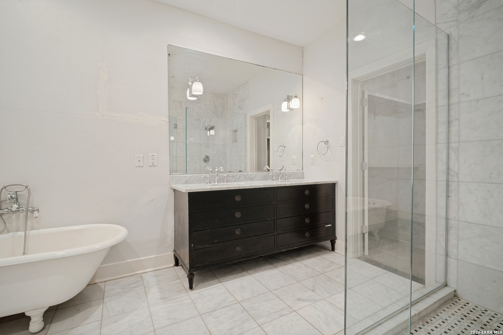 423 Queen Anne Ct