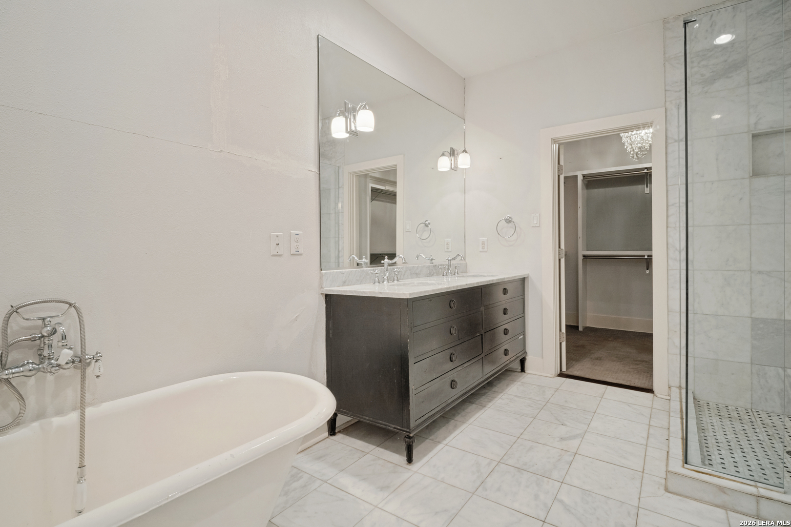 423 Queen Anne Ct