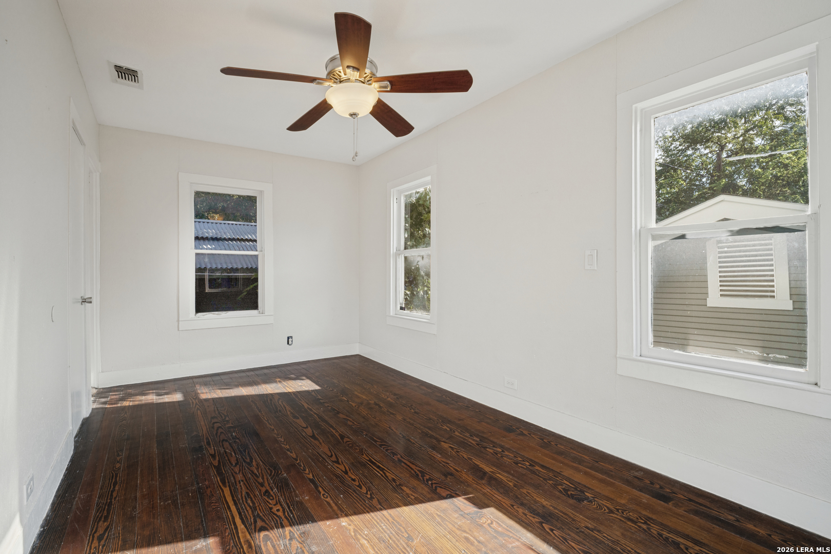 423 Queen Anne Ct