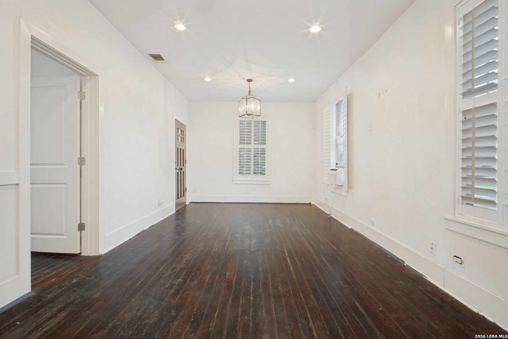 423 Queen Anne Ct