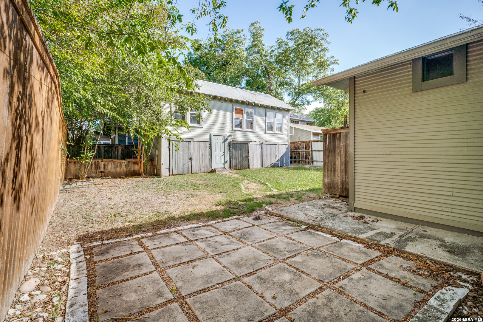 423 Queen Anne Ct