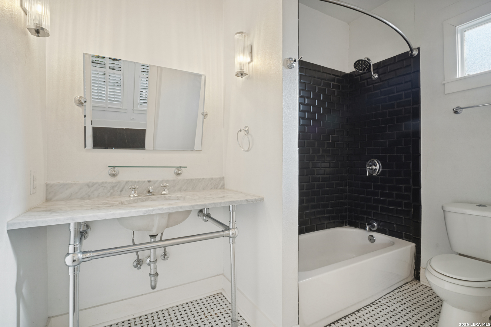 423 Queen Anne Ct