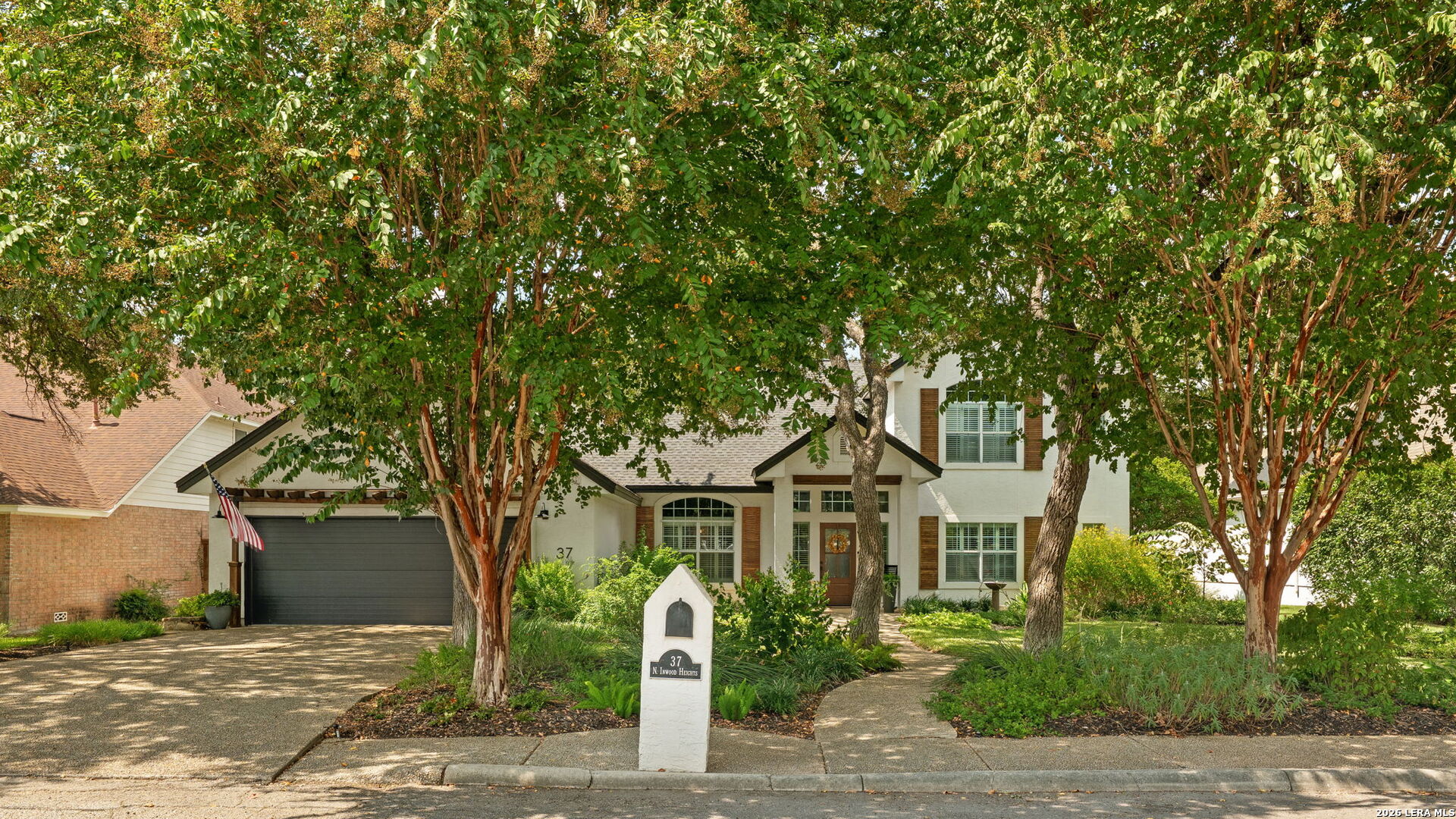 37 INWOOD HEIGHTS DR N