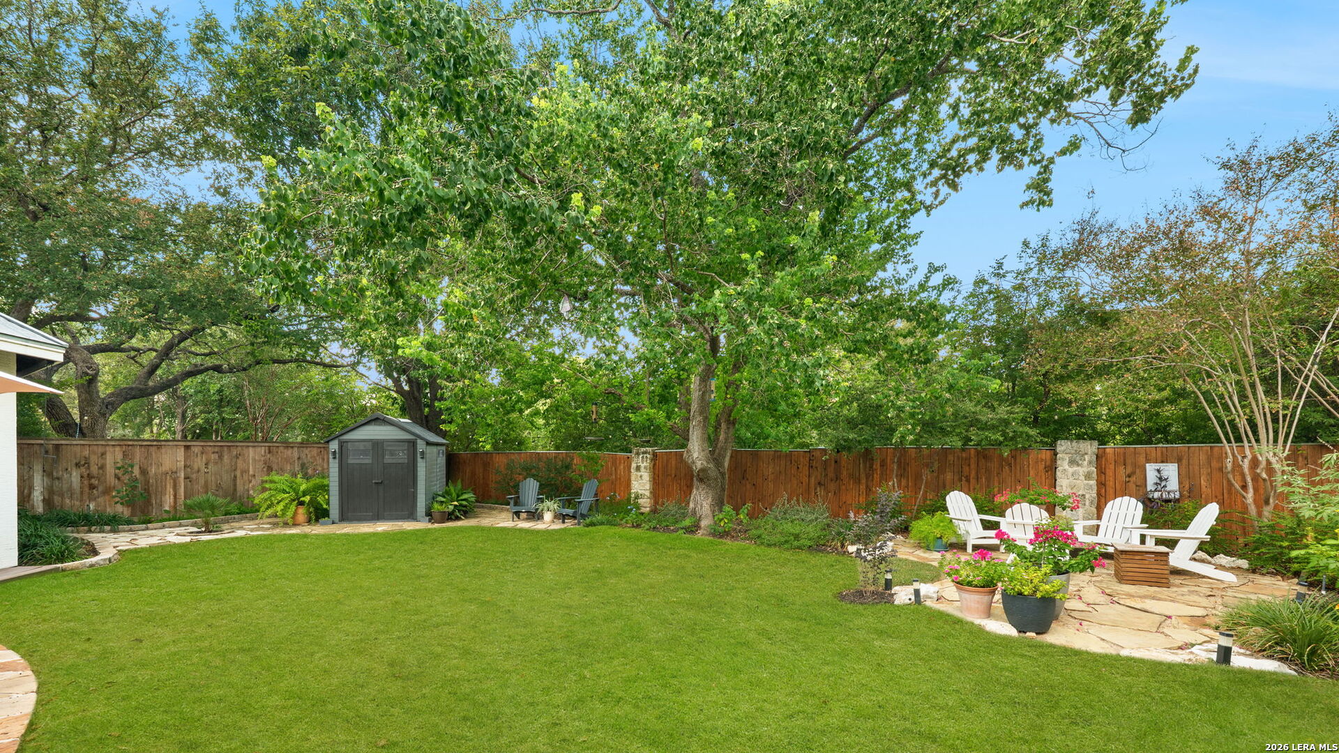 37 INWOOD HEIGHTS DR N