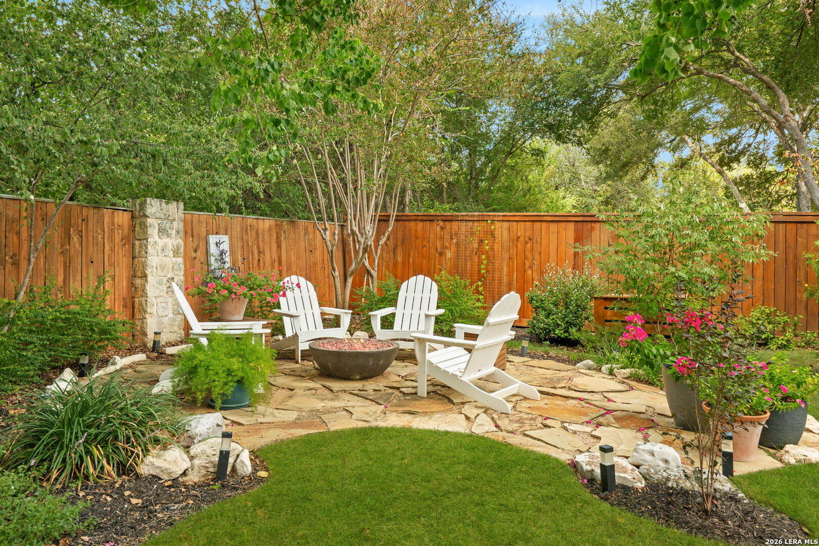 37 INWOOD HEIGHTS DR N
