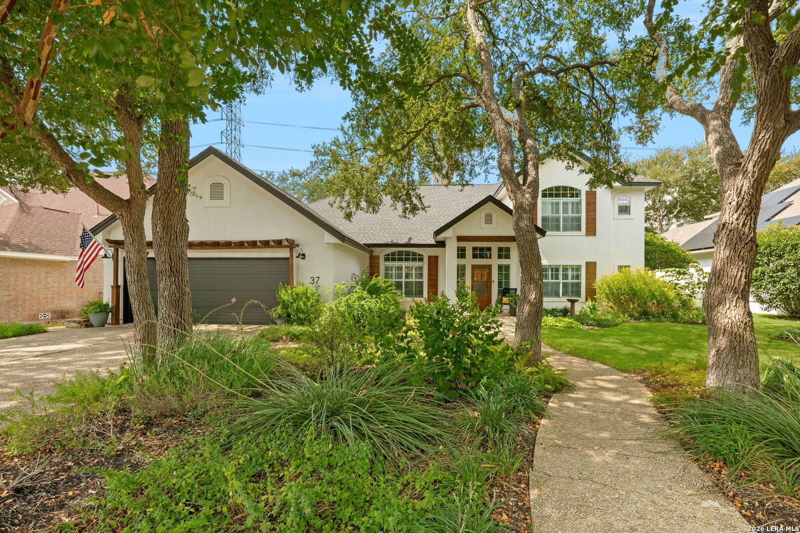 37 INWOOD HEIGHTS DR N