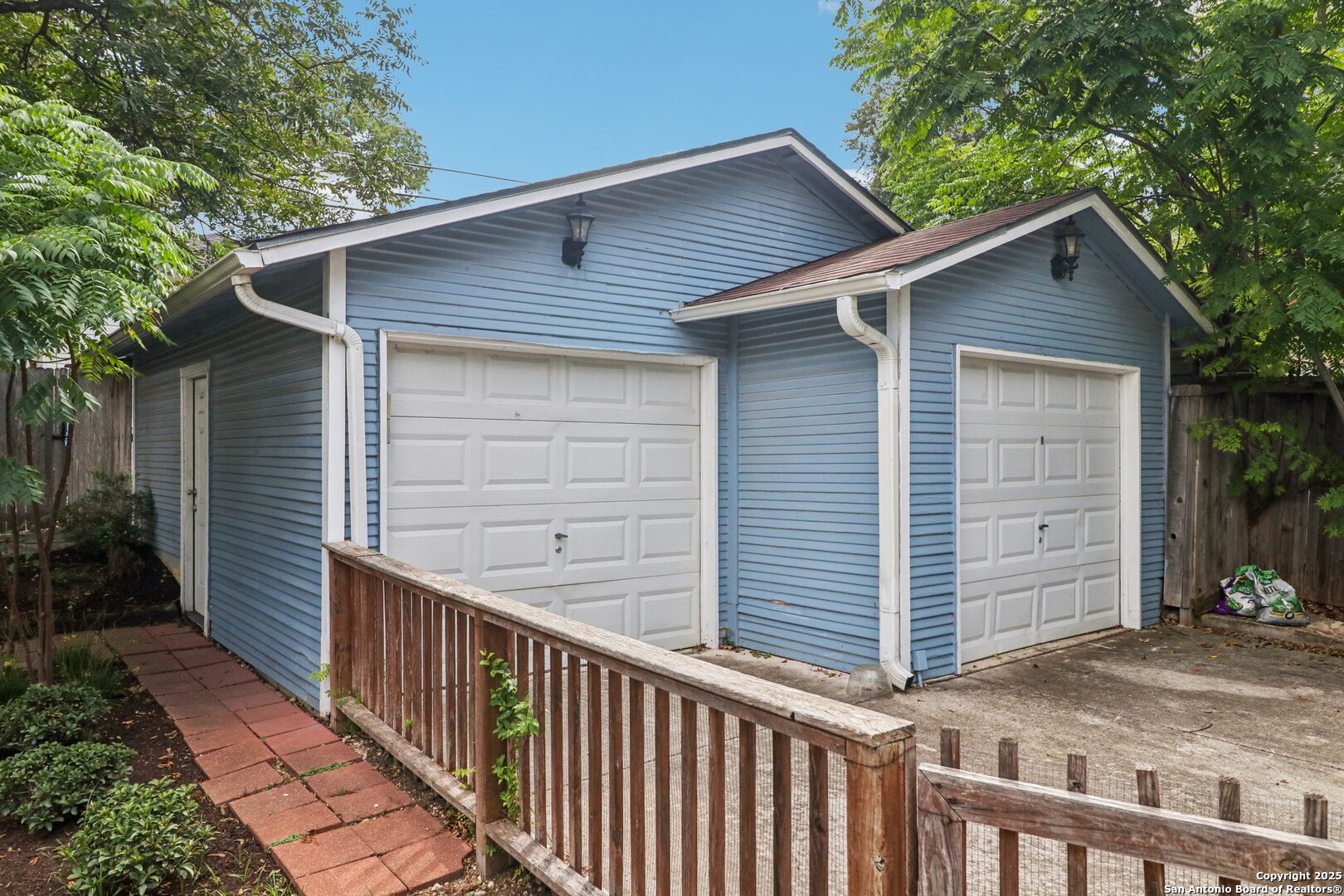 838 WILTSHIRE AVE