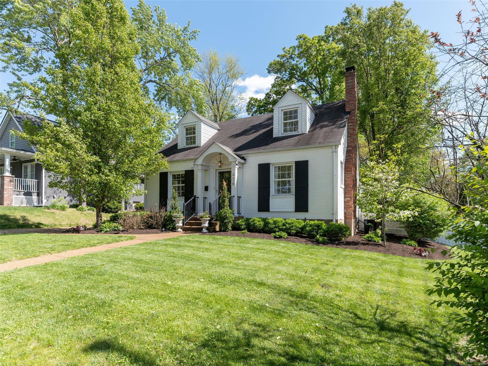 438 Central Place