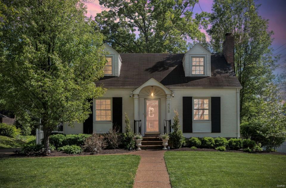 438 Central Place