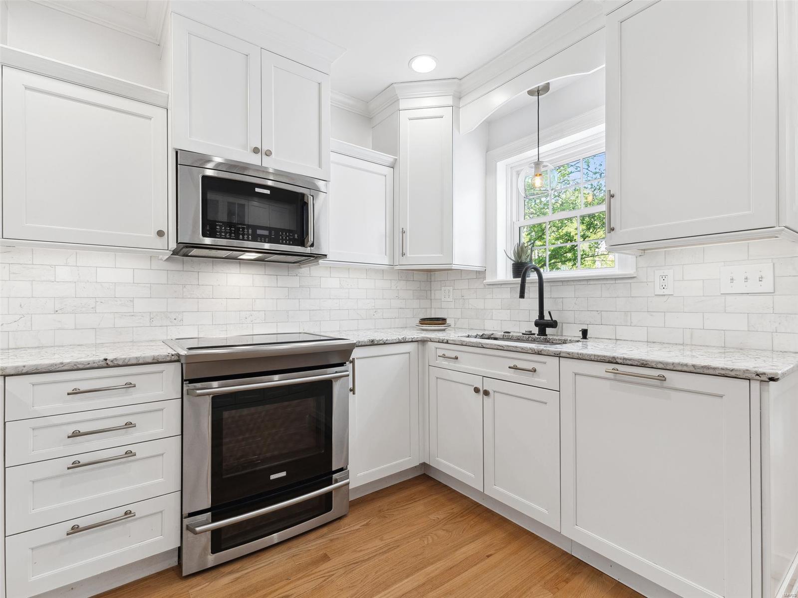 438 Central Place