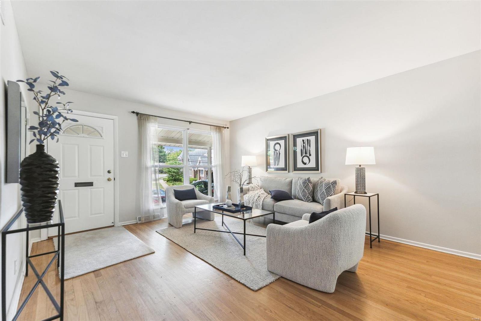 555 W Essex Avenue