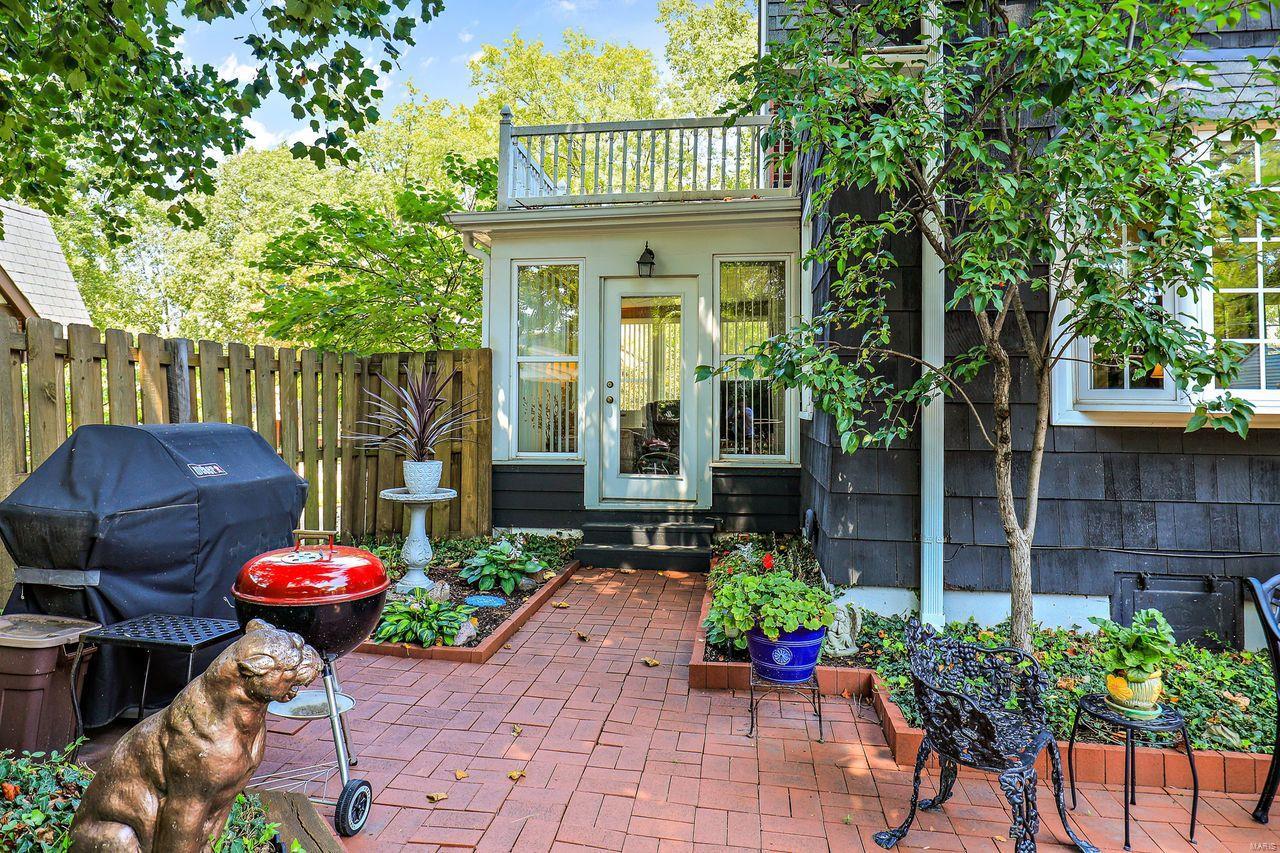 406 Central Place