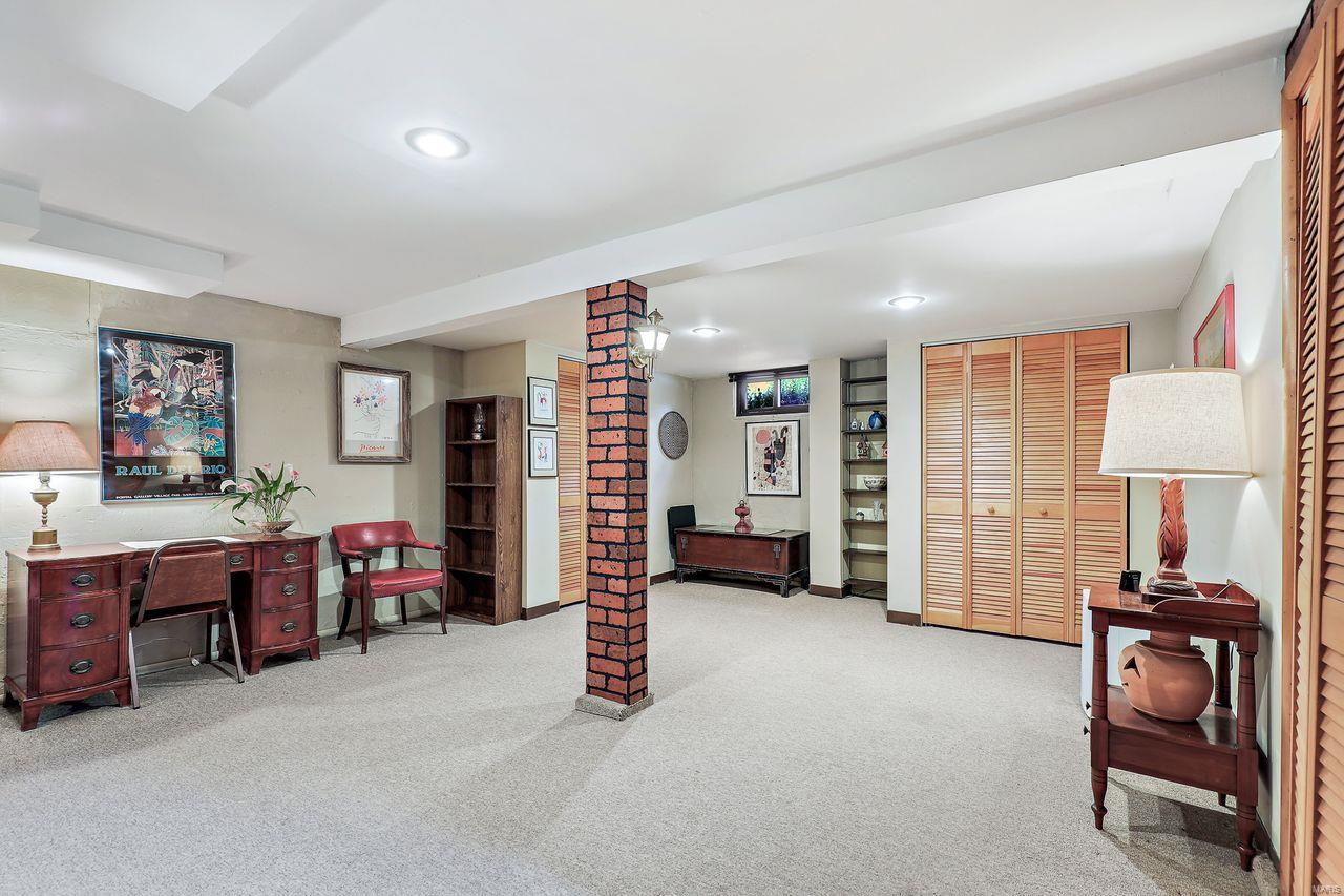 406 Central Place