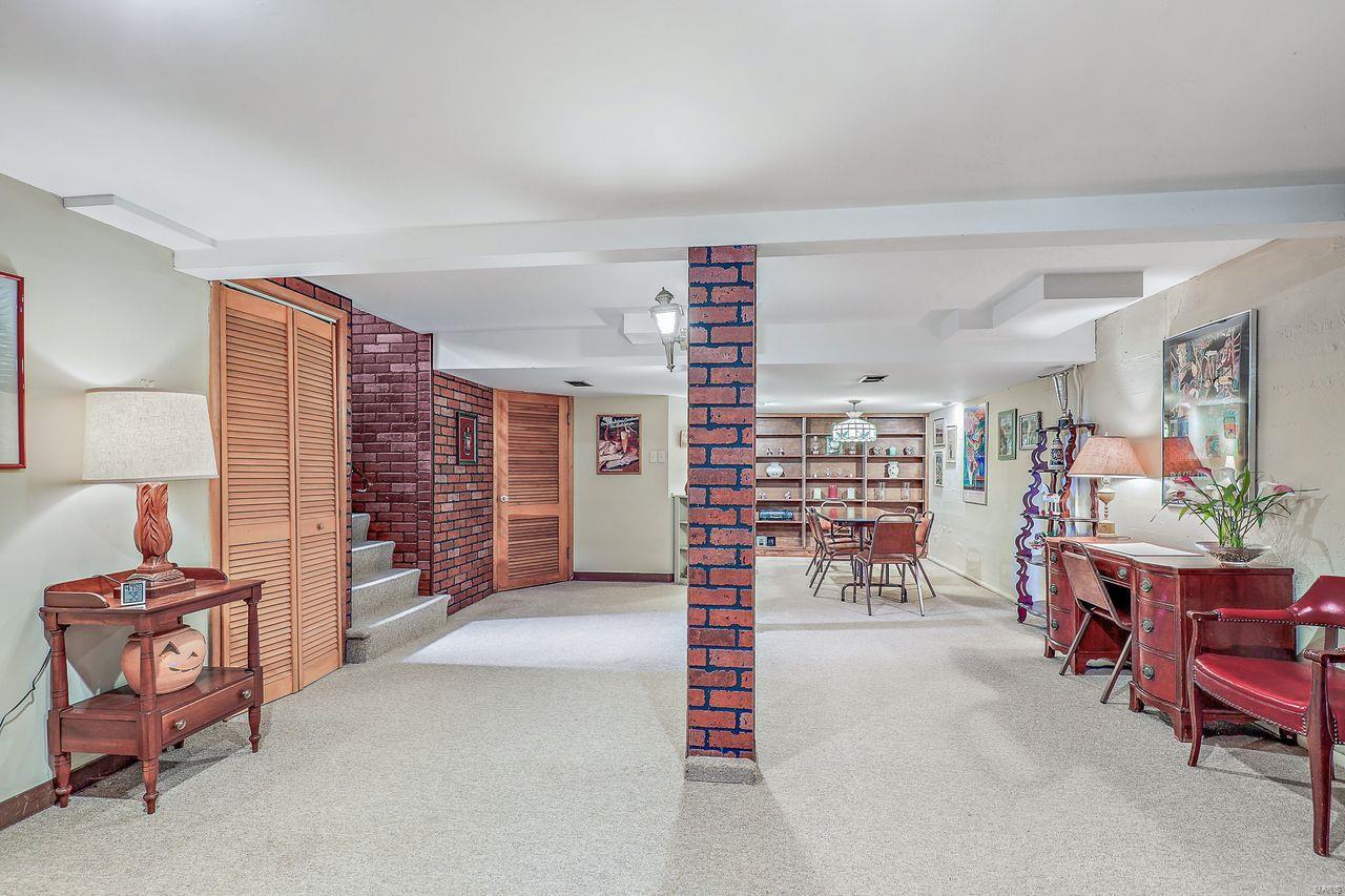 406 Central Place