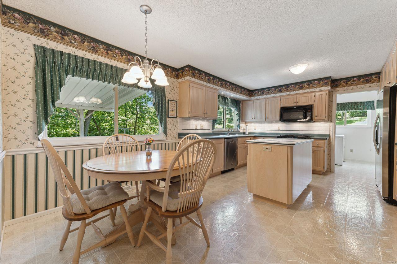 3475 Royalfield Drive