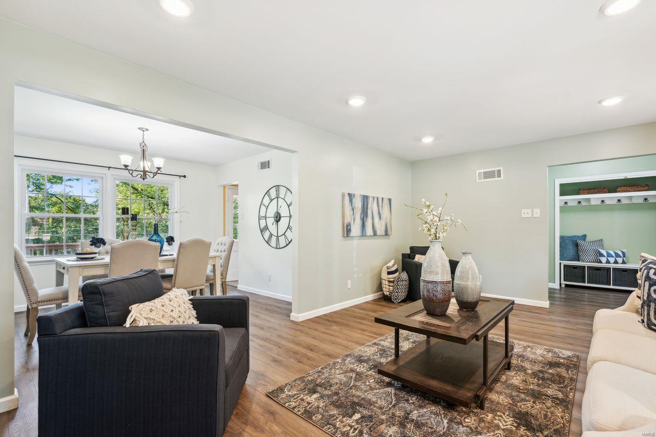 1345 Windsor Spring Court