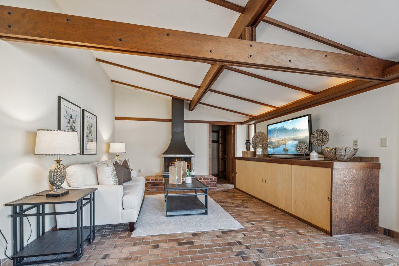 717 Cranbrook Drive
