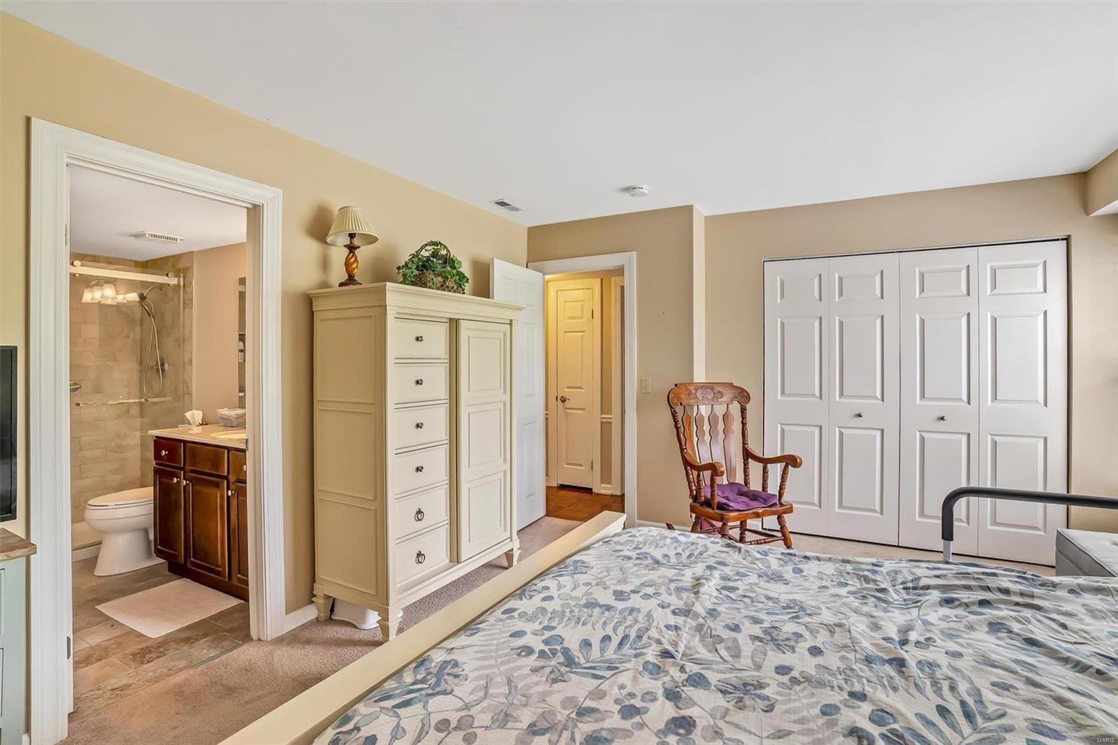 524 N Kirkwood Road Unit: 3B