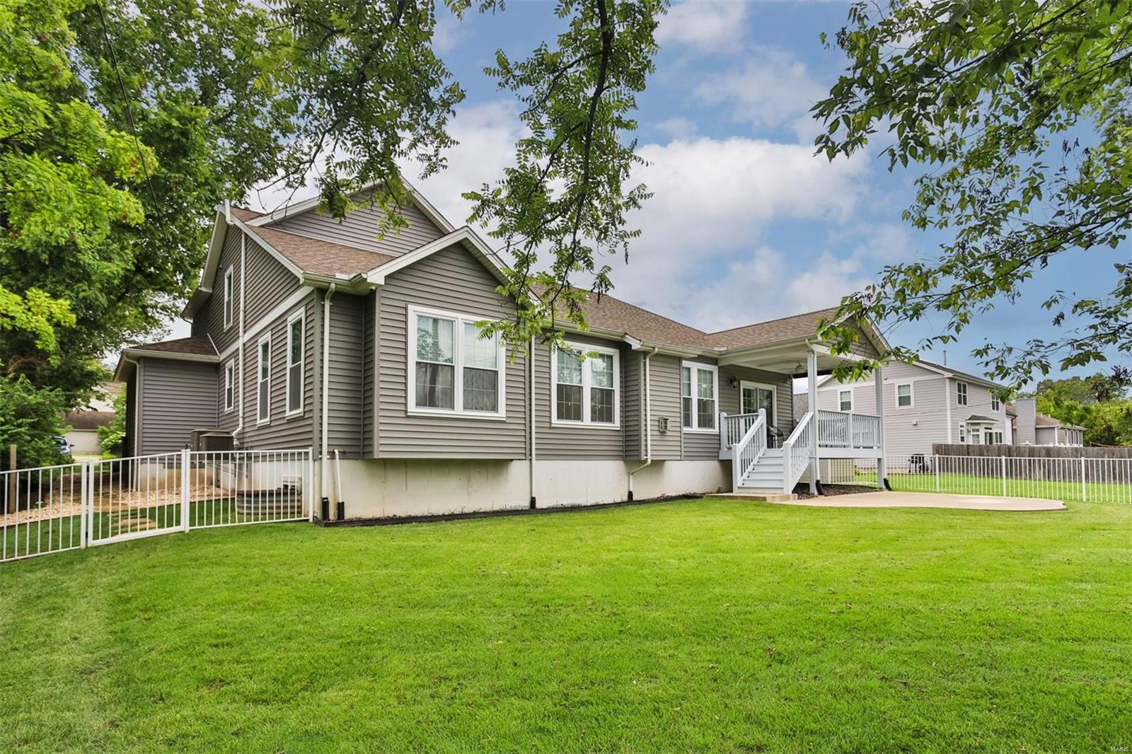215 Reedway Lane