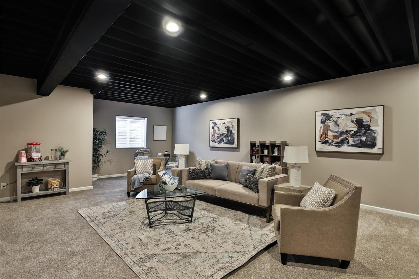 215 Reedway Lane
