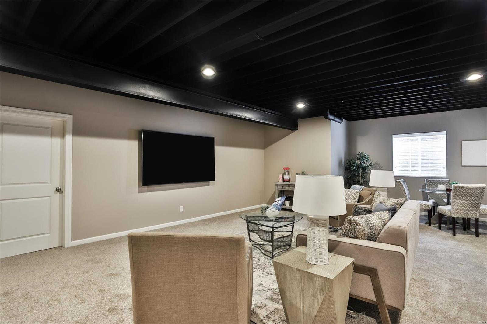 215 Reedway Lane