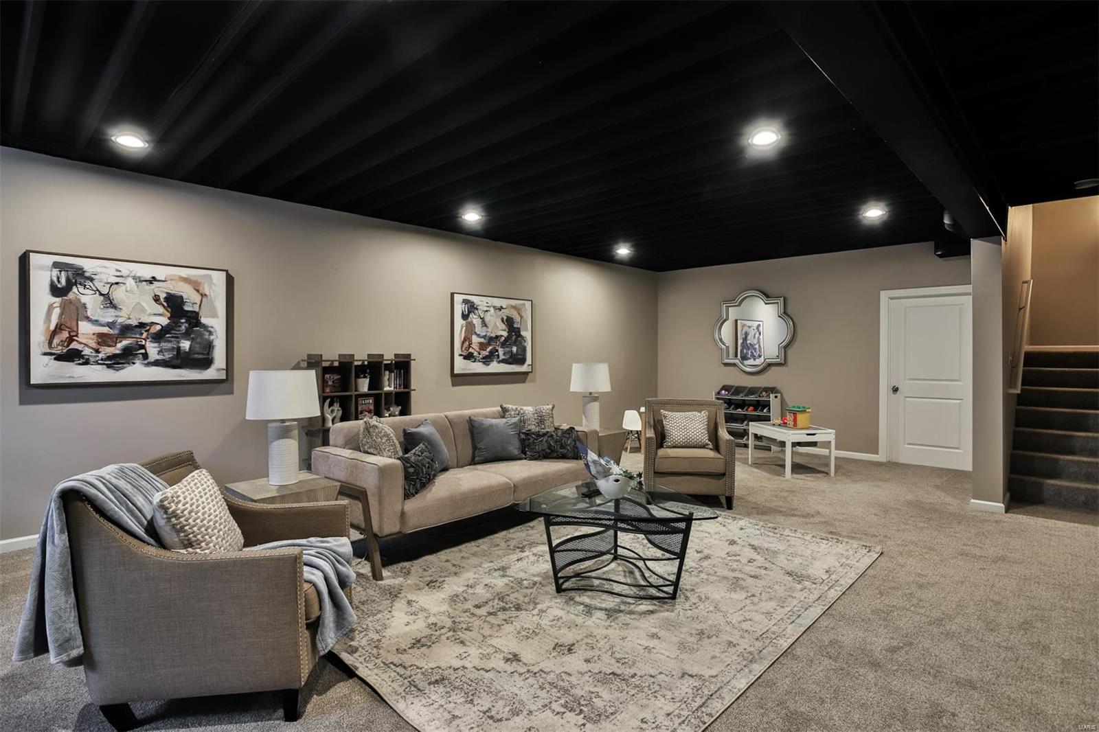 215 Reedway Lane