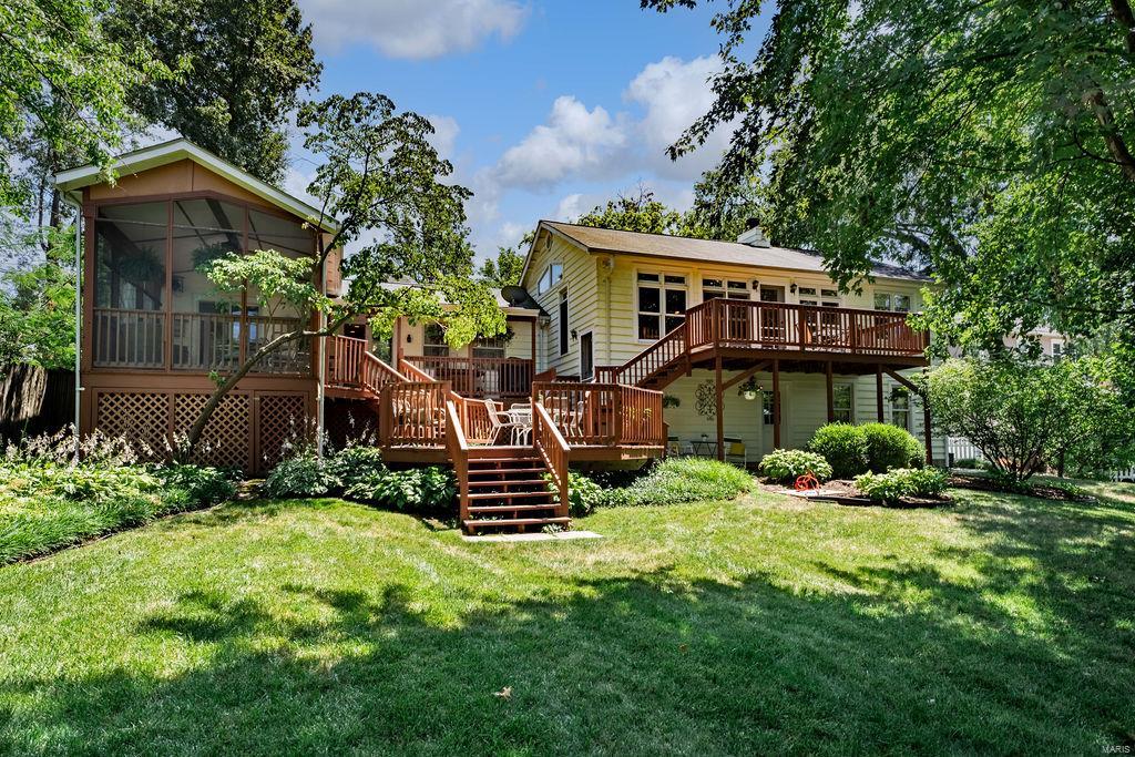 319 E Adams Avenue