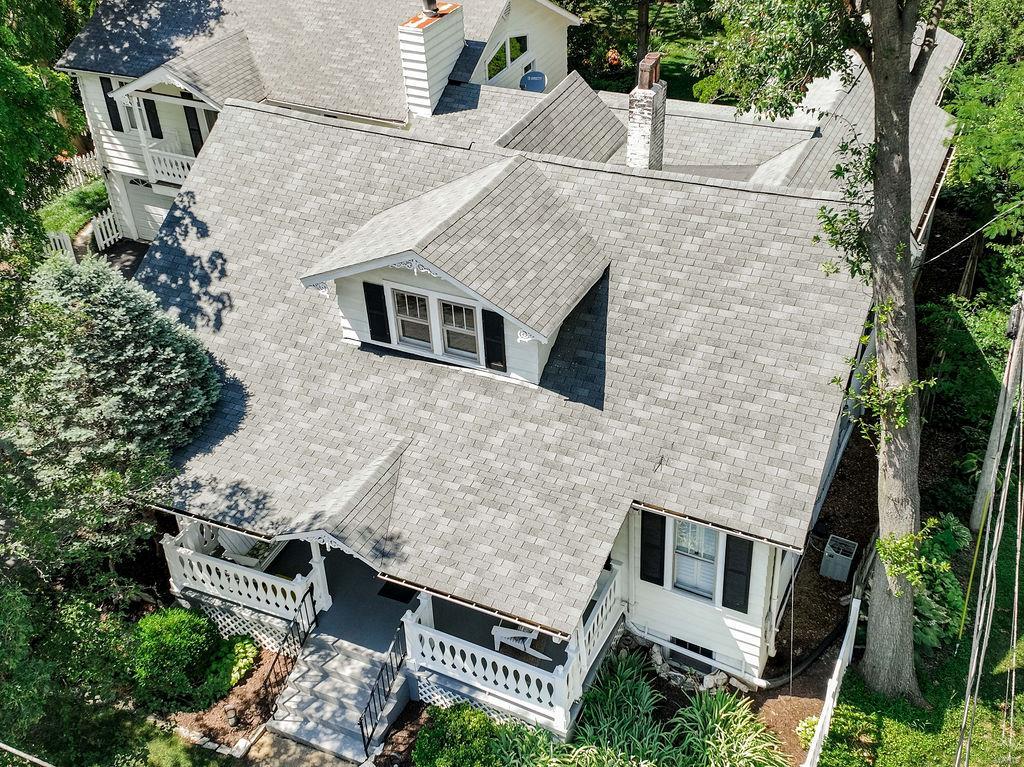 319 E Adams Avenue