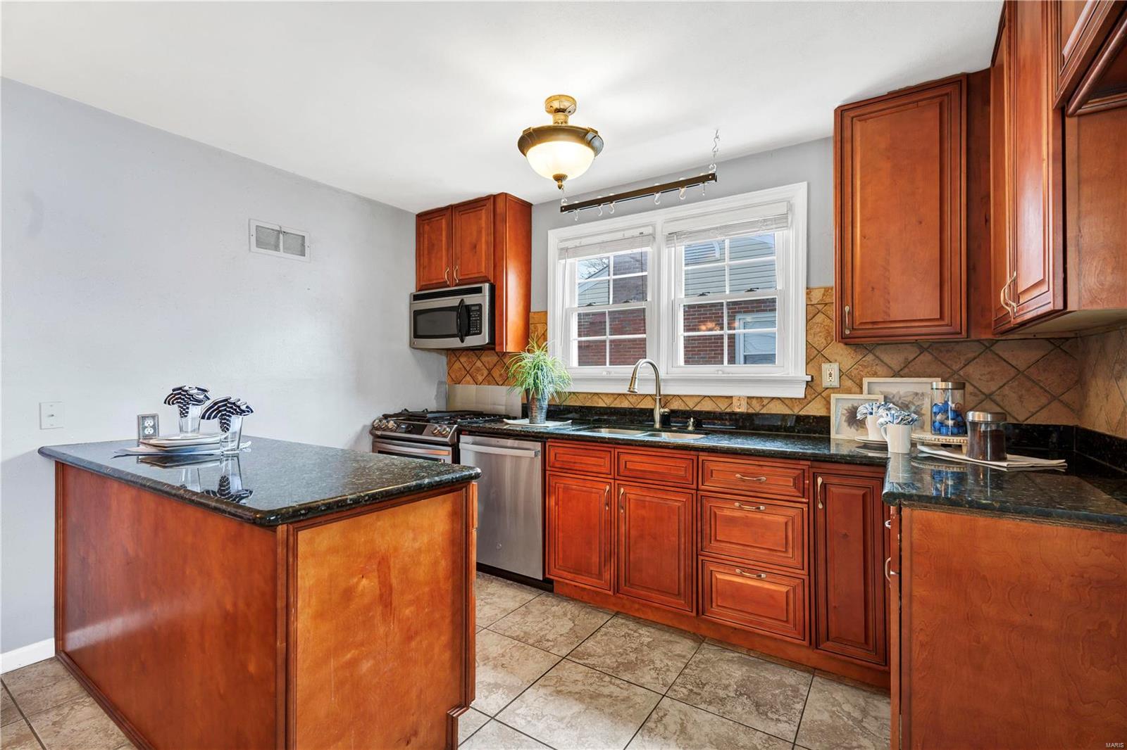 937 Curran Avenue