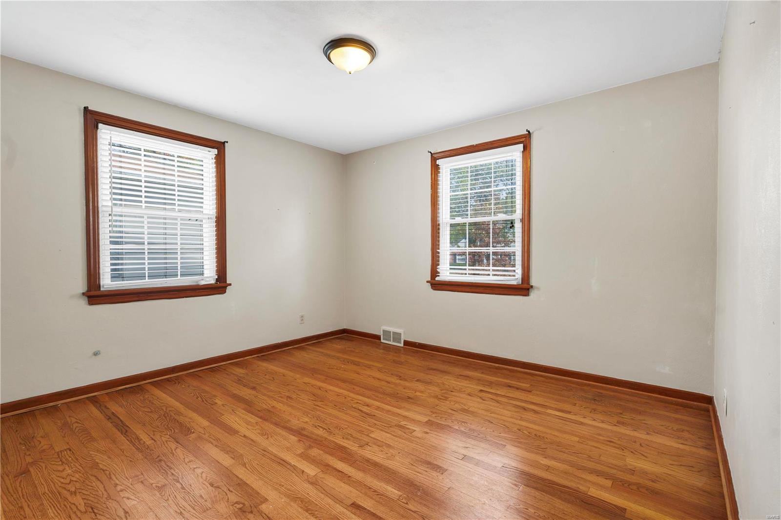 937 Curran Avenue