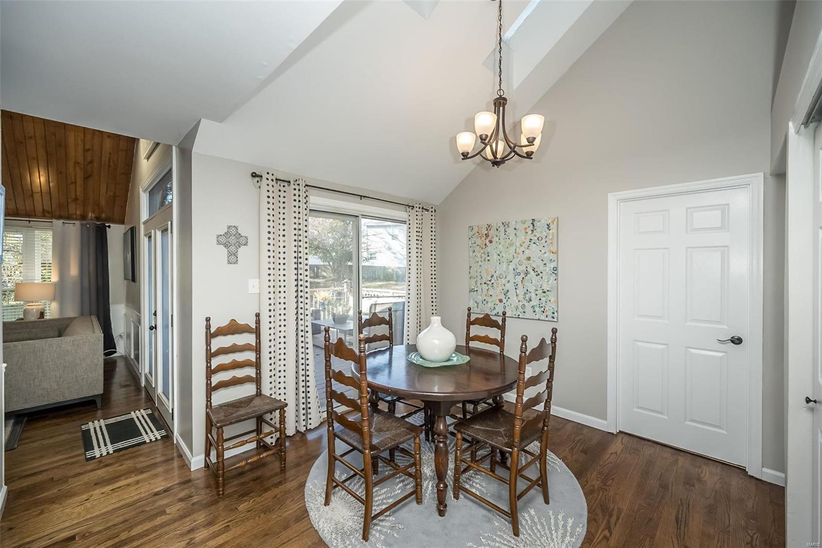 6 Redstart Court