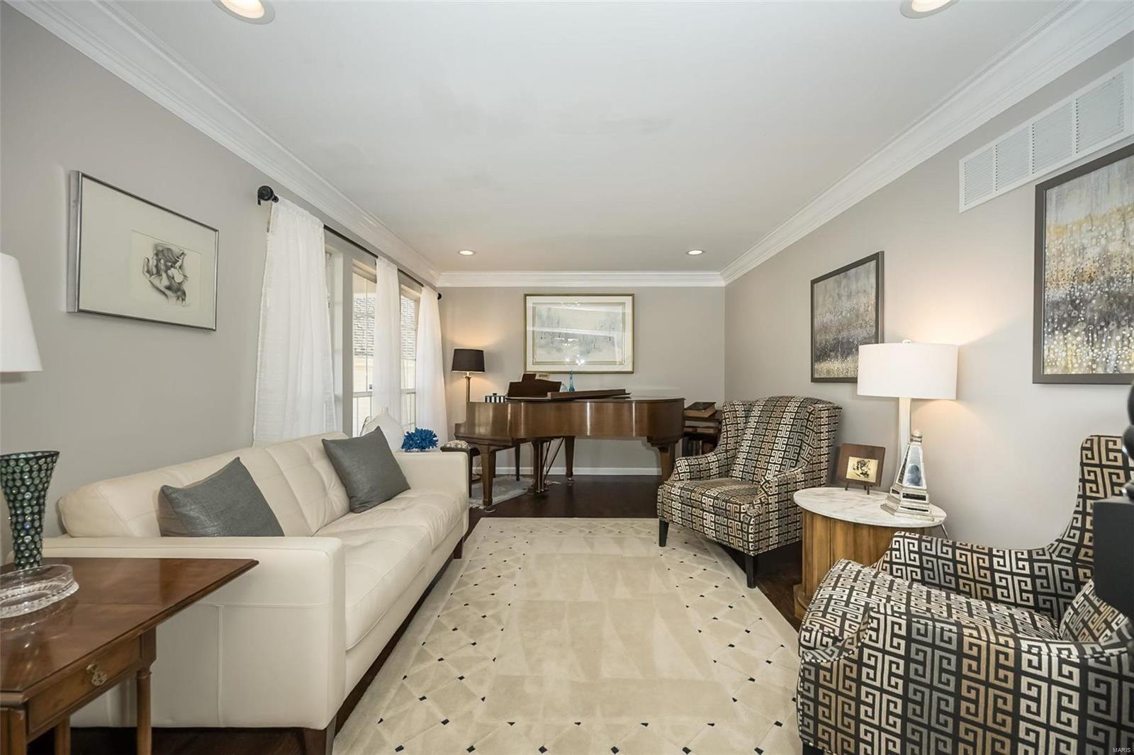 6 Redstart Court